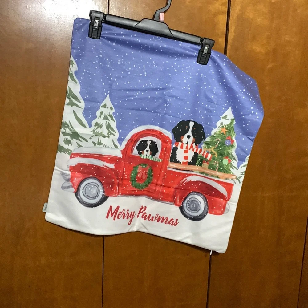 EMVENCY- Merry Pawmas - Pillowcase Cover with zipper